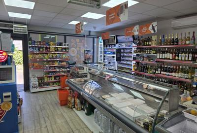 Spațiu comercial, de 130 mp, în Central - 3