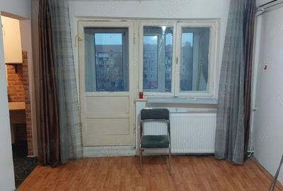 Proprietar Apr 1 Camera - 2