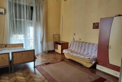 Apartament cu 4 camere decomandat în Central - 2