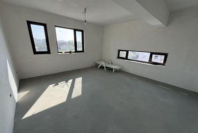 Apartament cu 3 camere decomandat în Dacia