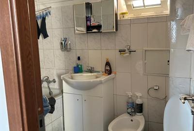 Apartament cu 3 camere semidecomandat în Central - 3