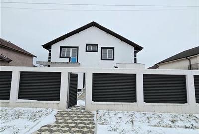 Casă individuală cu 5 camere cu Canalizare în Lumina - 1