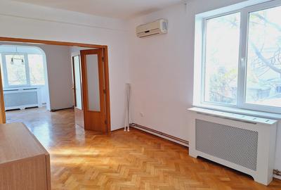 Apartament cu 3 camere semidecomandat, mobilat în 13 Septembrie - 2