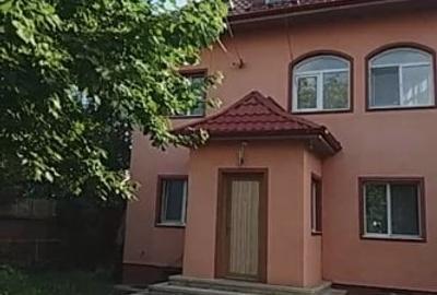 Casă cu 6 camere în Mihăilești