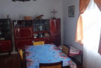 Roznov casa si teren 1000 mp. - 2