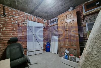 Casă cu 9 camere cu Teren 260 Mp în Unirii - 48