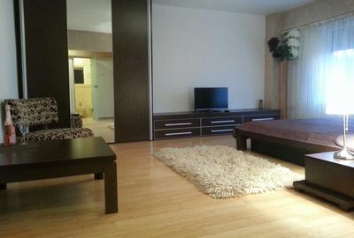 Garsonieră decomandată, mobilată în Unirii - 1