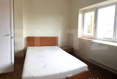 Casă cu 7 camere cu Teren 1023 Mp în Central - 4