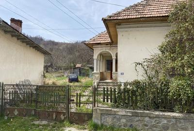 Casă cu 4 camere în Corbi - 1