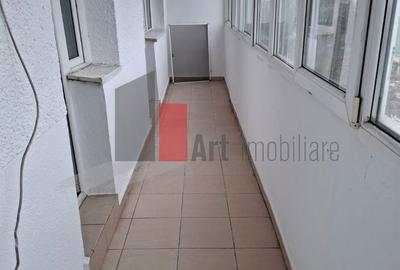 Apartament cu 4 camere decomandat în Central - 1