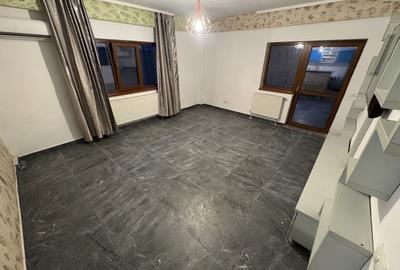 Apartament cu 2 camere decomandat, mobilat în Casa de Cultură