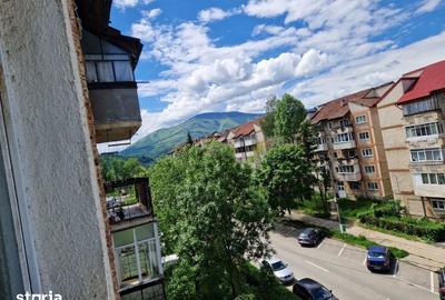Apartament cu 4 camere decomandat în Petros - 1
