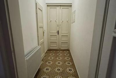 Inchiriez apartament cu 3 camere renovat