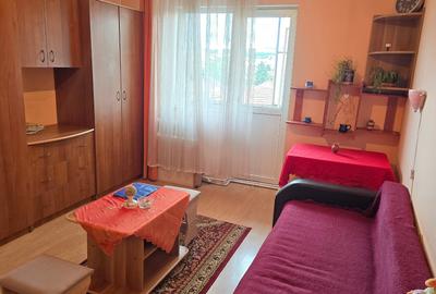 Apartament cu 2 camere semidecomandat în Mărăști