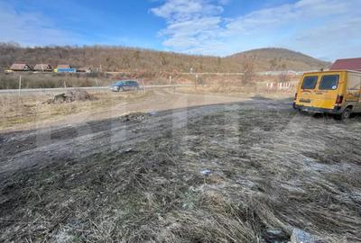 Spațiu comercial, de 1,400 mp, în Industrială - 1