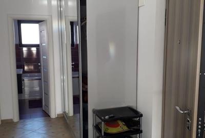 Apartament cu 3 camere decomandat, mobilat în Tractorul - 11