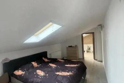 Apartament cu 4 camere decomandat, mobilat în Independenței