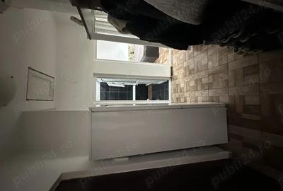 Apartament cu 2 camere decomandat în Poarta 6