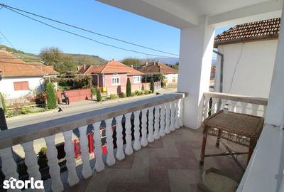 Casă cu 4 camere cu Teren 700 Mp în Central - 9