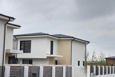 Casă cu 4 camere în Est