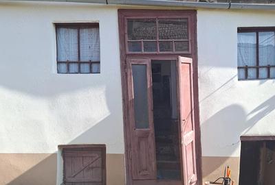 Casă cu Teren 603 Mp în Central