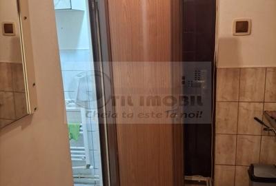 Vând camera de cămin transformata in garsoniera in spate la Jumbo - 7