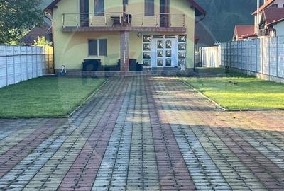 Casa / Vila cu 10 camere de vanzare in Moieciu de Jos
