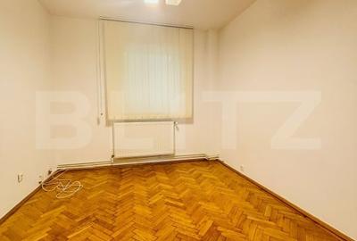 Apartament cu 4 camere, decomandat, cu garaj, zona Medicina - 4