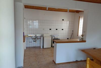 Casă cu 4 camere în Central - 3