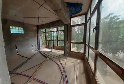 Spațiu comercial, de 380 mp, în Titan - 3