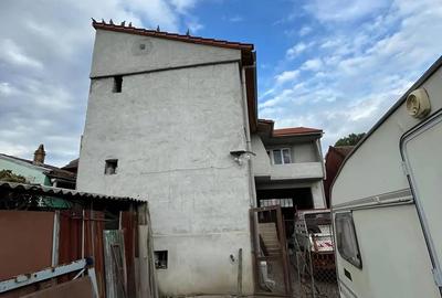 Casă cu 6 camere în Central - 1