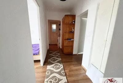 Apartament patru camere decomandat de vanzare in Cetate, Alba Iulia Apartament patru camere decomandat de vanzare in Cetate, Alba Iulia - 2