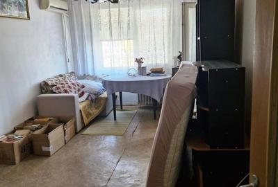 Apartament cu 4 camere semidecomandat în Rahova - 2