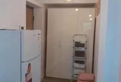 Garsonieră decomandată în Central
