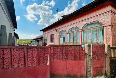 Casă cu 6 camere cu Teren 500 Mp în Izvoarele - 5