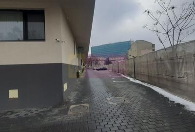 Garsonieră decomandată, mobilată în Central - 31