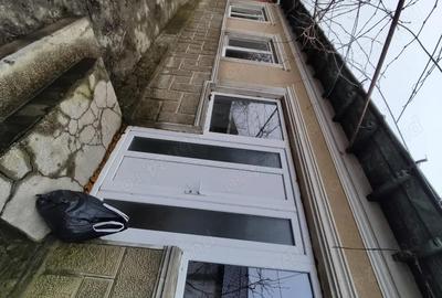 Casă cu 3 camere cu Teren 1000 Mp în Hârșova - 2