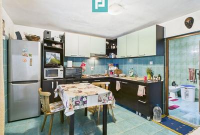 Casă 2 camere la DN7 în Odvoș - 8