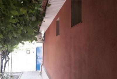 Casă cu 9 camere cu Teren 1500 Mp în Corbu - 2