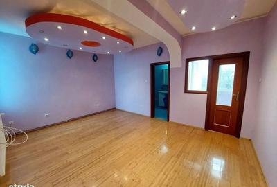 Casă cu 4 camere în Central - 2