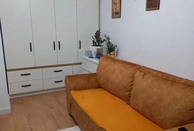 Apartament o camera de vanzare l, et.2