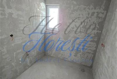 Apartament cu 3 camere semidecomandat în Central - 1