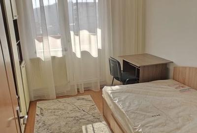 Apartament cu 4 camere decomandat în Central