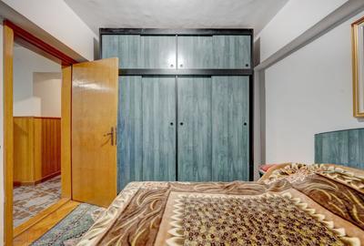 Apartament cu 4 camere semidecomandat, mobilat în P-ța Universității - 21