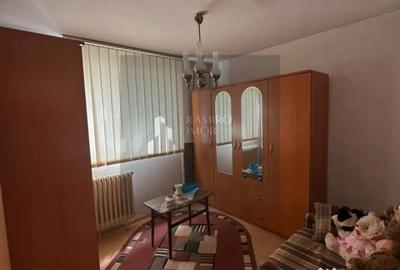 Apartament cu 3 camere semidecomandat în Progresul - 1