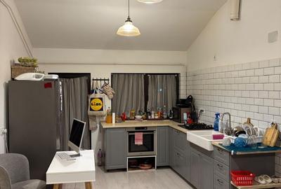 Apartament cu 3 camere semidecomandat în Central - 2