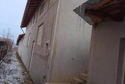 Spațiu comercial, de 600 mp, în Central - 3