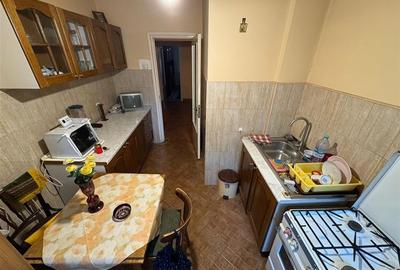 Apartament 3 camere, etaj 1, zona Garii , decomandat, parcare - 3