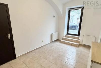 Spațiu comercial, de 38 mp, în Central - 6