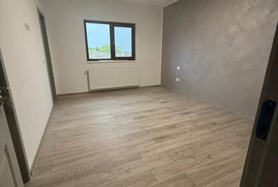 Casă cu 3 camere în Central